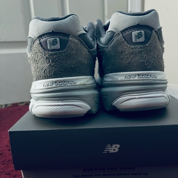 LIMITED EDITION LEVI’S x NEW BALANCE 990v3 “ELEPHANT SKIN” SUEDE - Picture 4 of 7